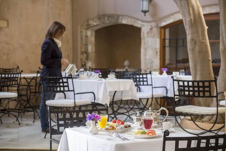 Breakfast/Coffee Service 94 of 132