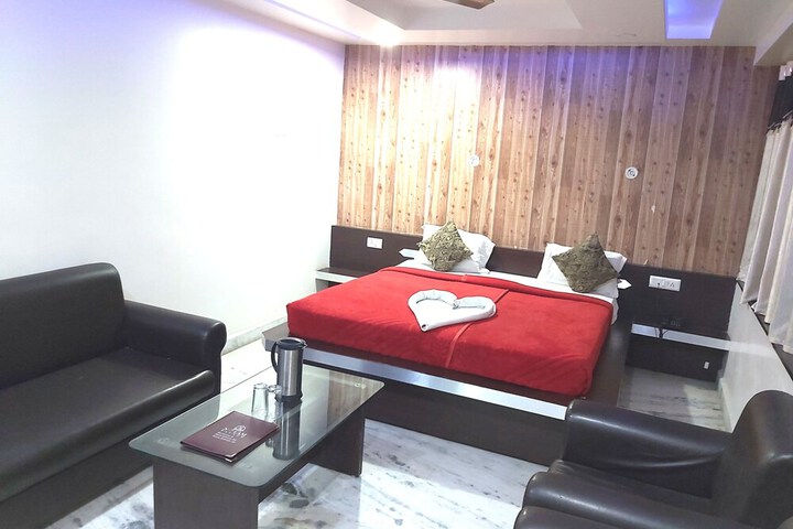 Room 17 of 30