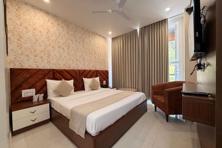 Room 10 of 65