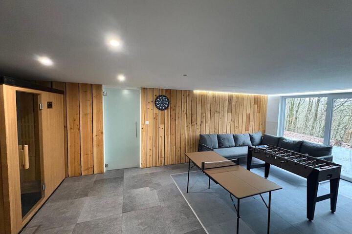 Room 13 of 40
