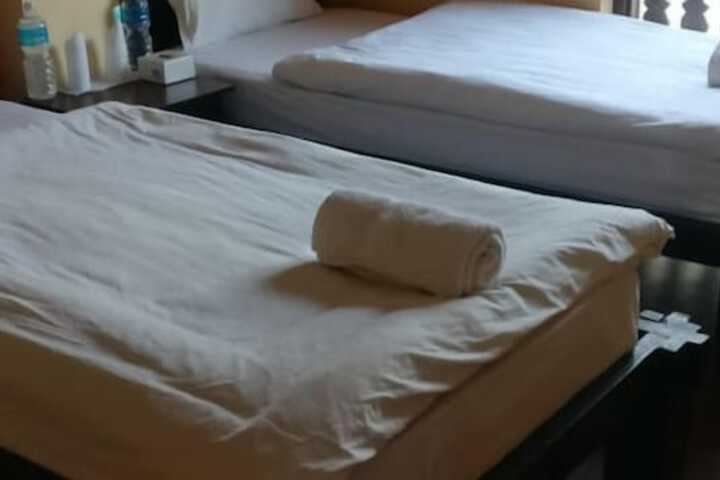 Room 10 of 43