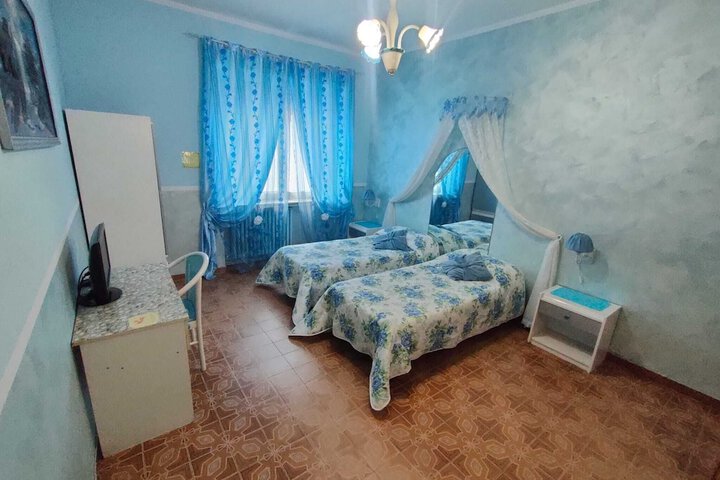 Room 65 of 140