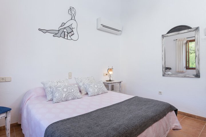 Room 22 of 33