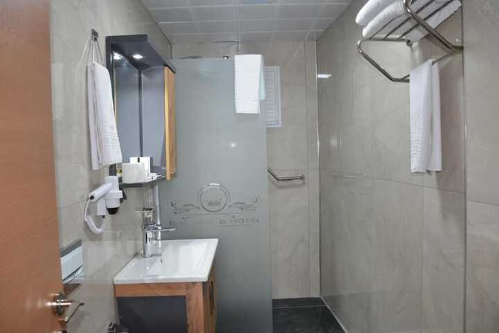 Room 17 of 24