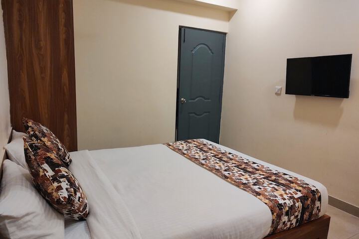 Room 11 of 66