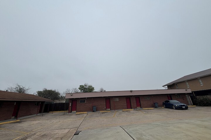Property Grounds 18 of 22