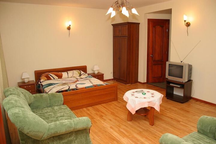 Room 3 of 37