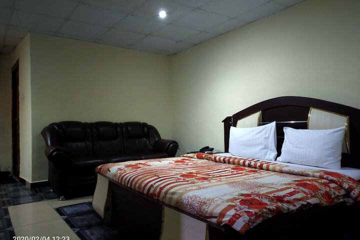 Room 9 of 24