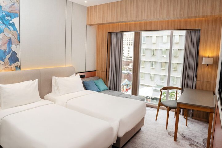 Room 3 of 86
