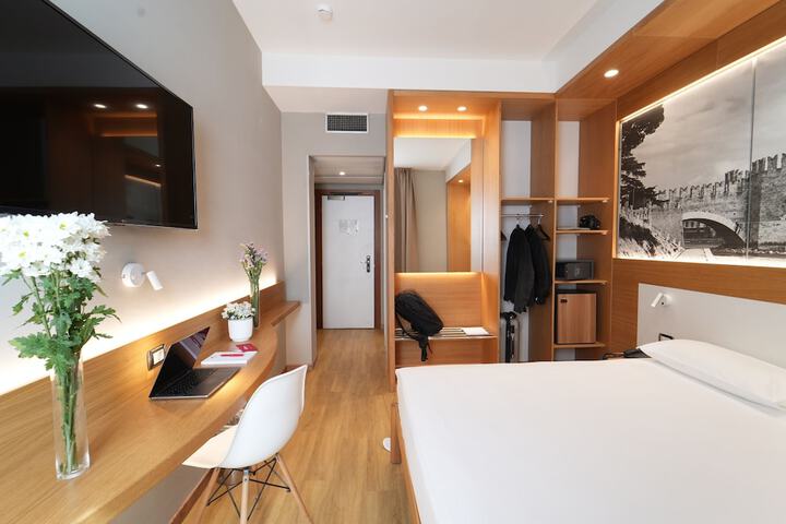 Room 29 of 41