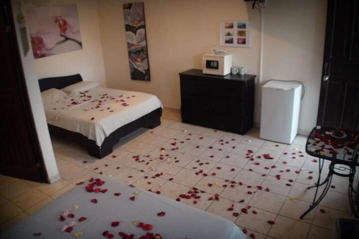 Room 9 of 32
