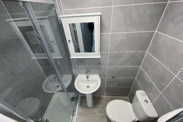 Room 2 of 8