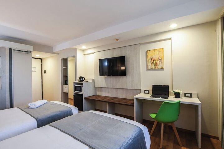 Room 13 of 19