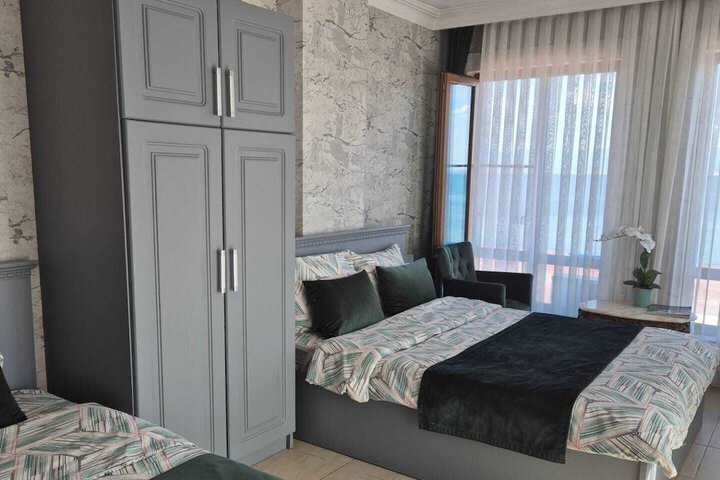 Room 3 of 7
