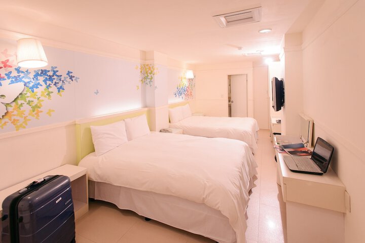 Room 7 of 45