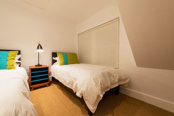 Room 25 of 60