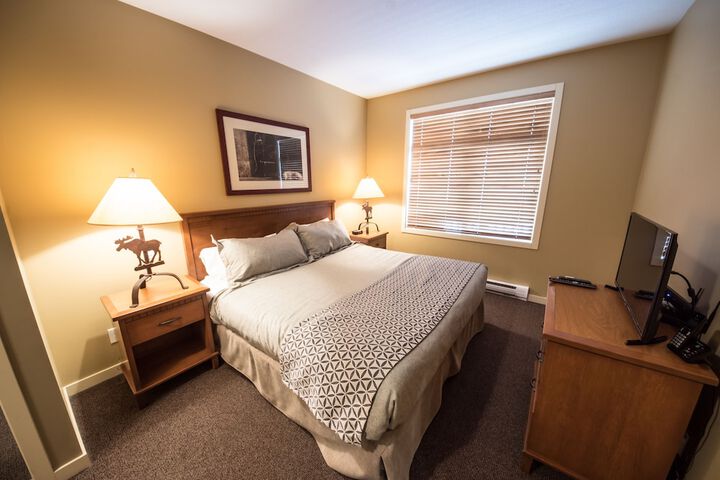 Room 2 of 40