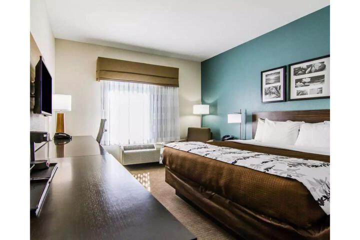 2 Queen Beds (8 of 8)