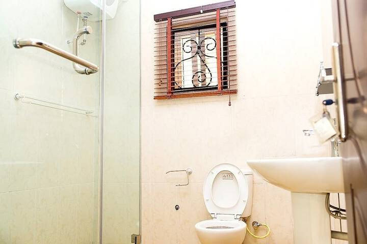 Room 14 of 22