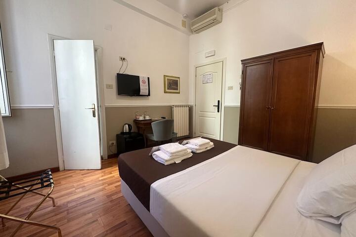 Room 42 of 58