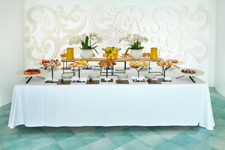 Dining 65 of 97