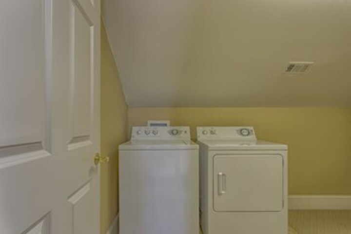 Laundry 13 of 39