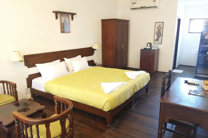 Room 7 of 24