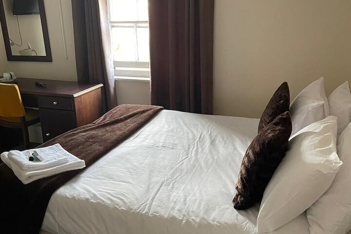 Room 19 of 35
