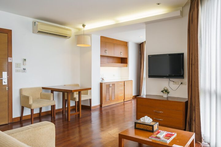 Room 33 of 60