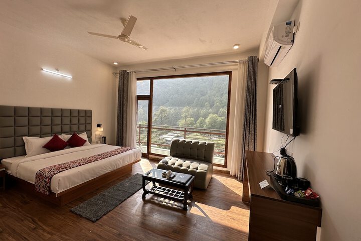 Room 3 of 15