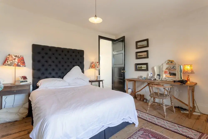 Room 3 of 21