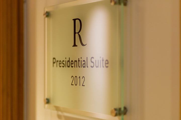 Room 53 of 128