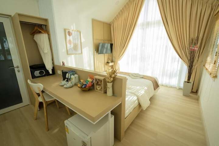 Room 42 of 105