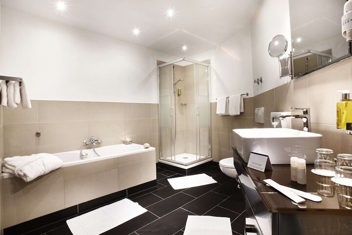 Room 20 of 25