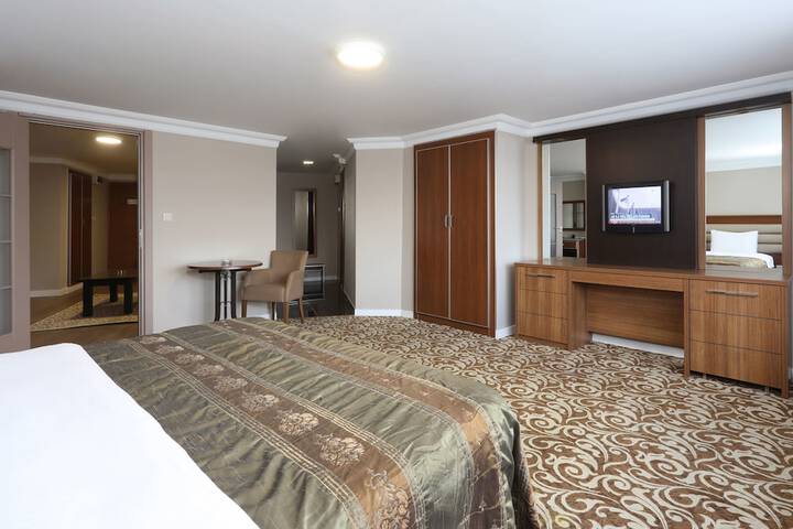 Room 7 of 44