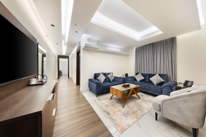 Room 12 of 16