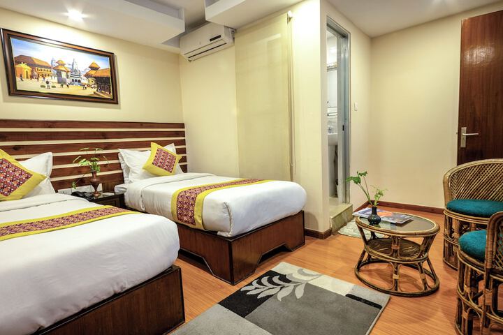 Room 10 of 26