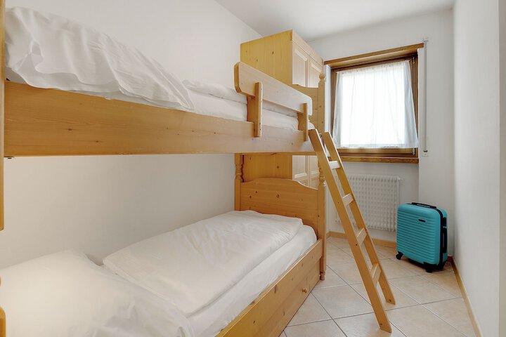 Room 15 of 116