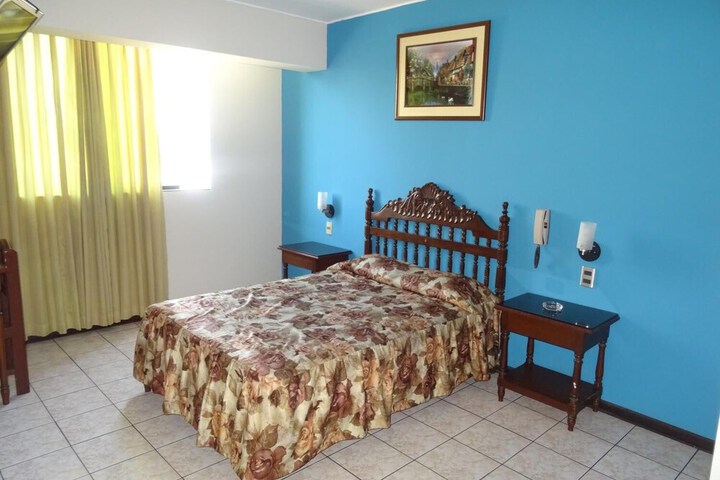 Room 9 of 23