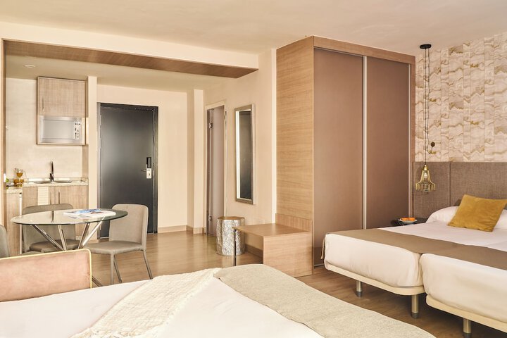 Room 9 of 41