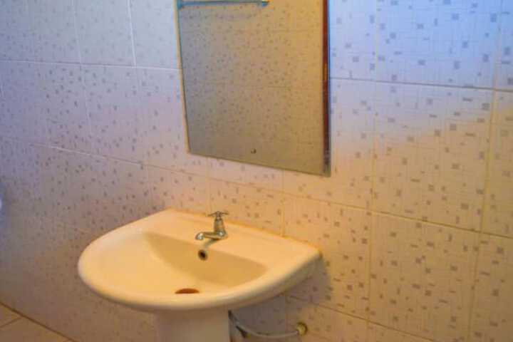 Room 9 of 23