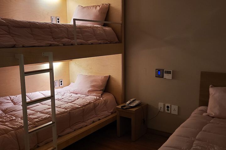 Room 17 of 39