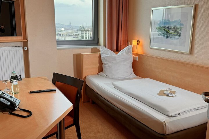 Room 6 of 20