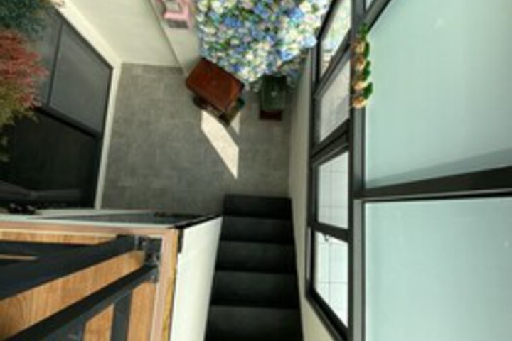 Room 27 of 89