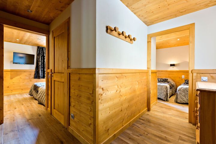 Room 4 of 37