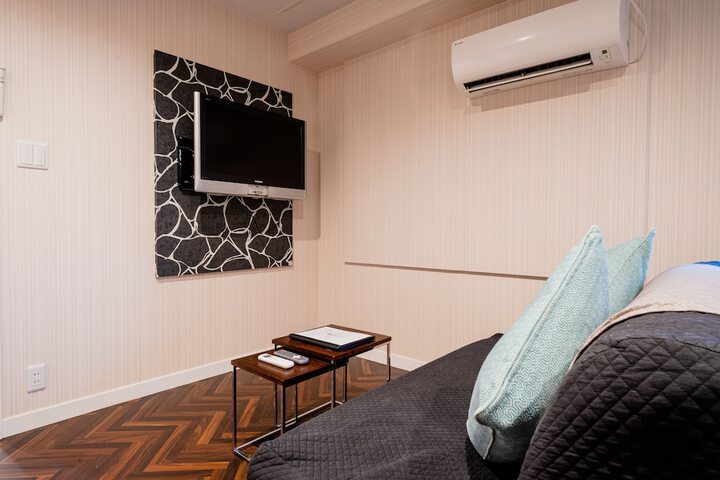 Room 10 of 53