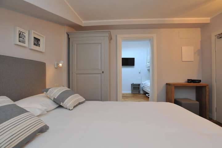 Room 30 of 61