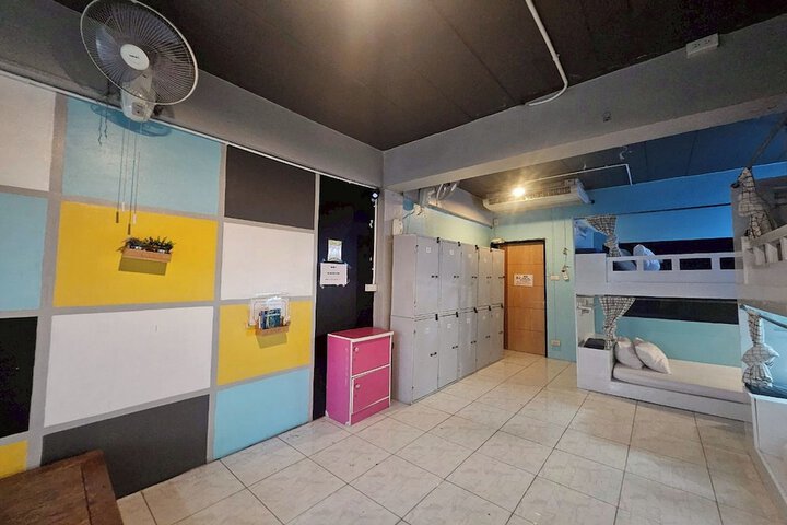 Room 58 of 94