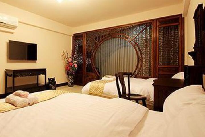 Room 3 of 10