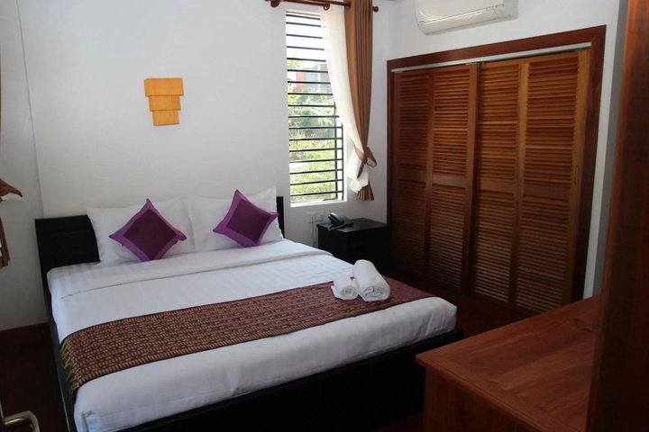 Room 2 of 14